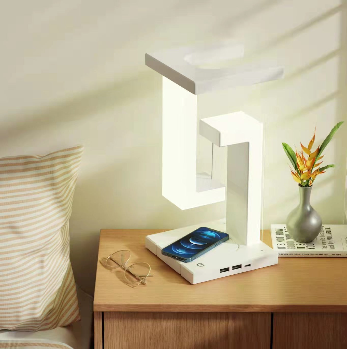 Suspension Anti-Gravity Table Night Lamp Touch Switch Desktop LED Light with Cell Phone Wireless Charging Function (CE Certificated)