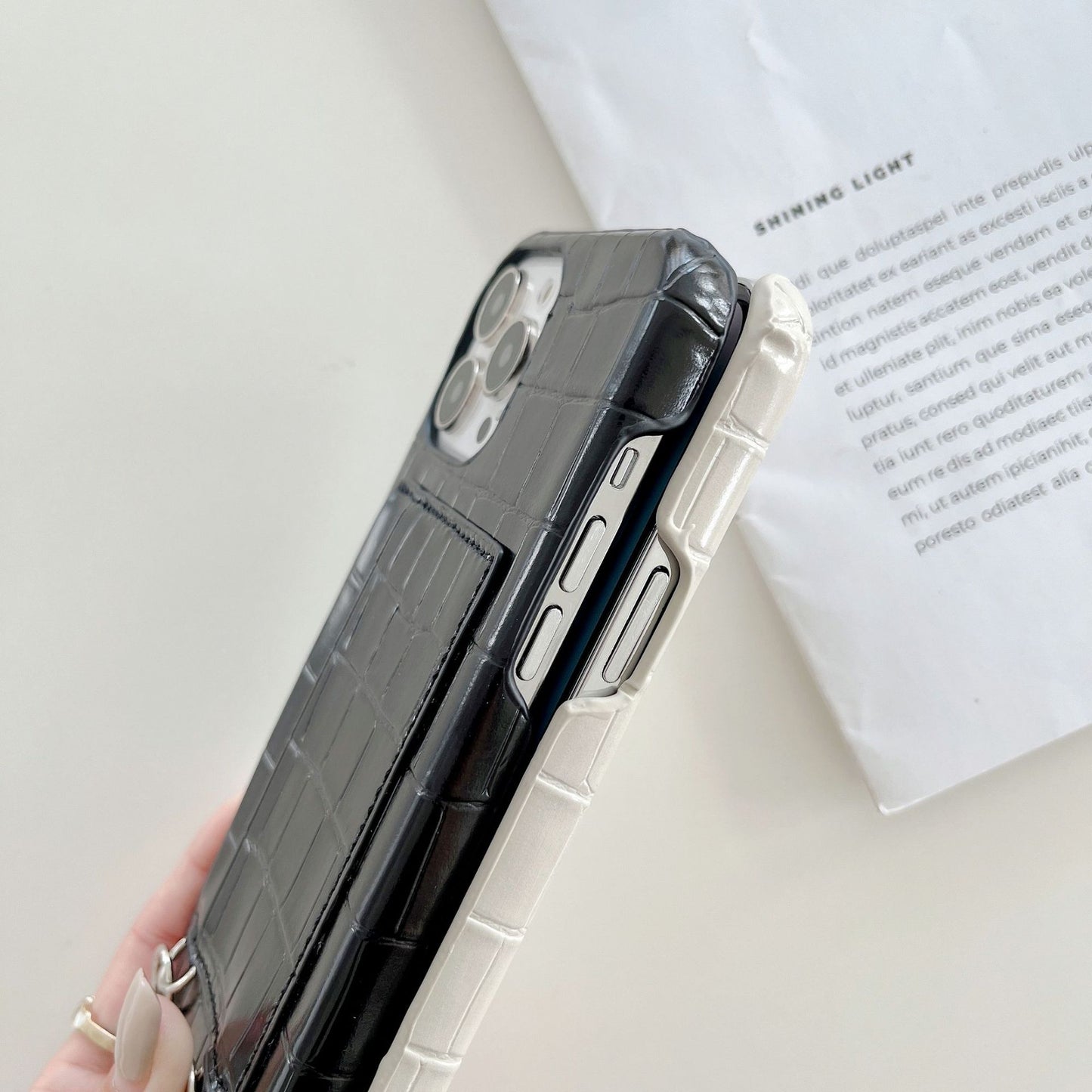 2 Card Slots Anti-Drop Phone Case for iPhone 15 Pro Max Crocodile Textured PU+PC Phone Cover with Strap