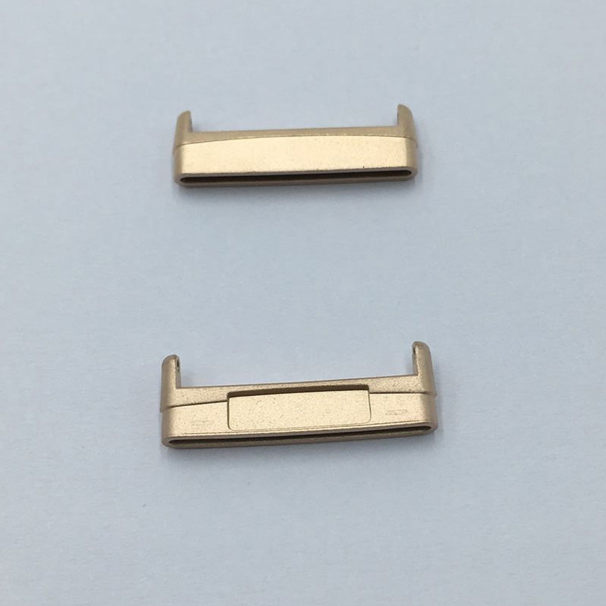 1Pair 22mm Replacement Accessories Stainless Steel Watch Strap Adapter Watch Band Connector Kit for Fitbit Versa 3