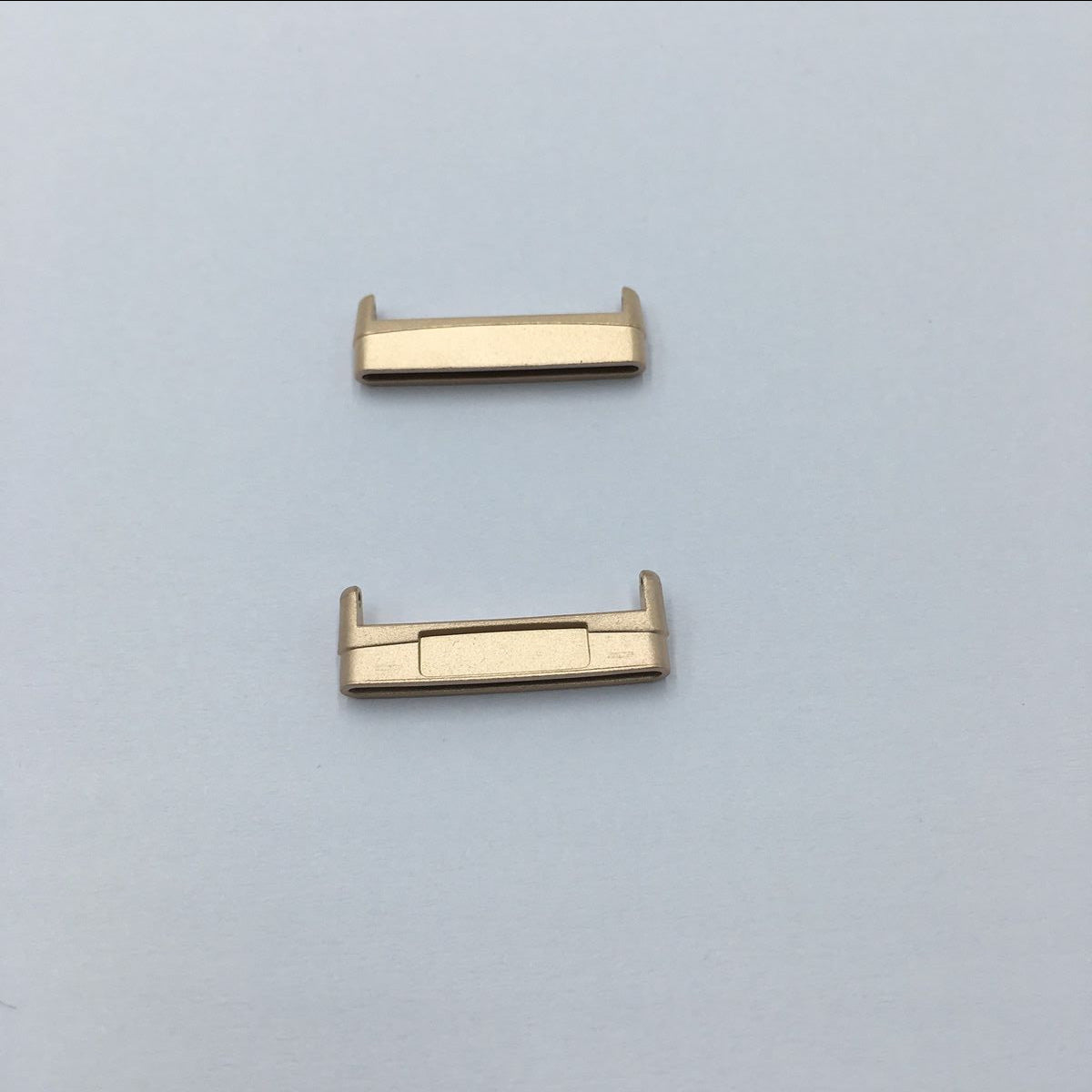 1Pair For Fitbit Versa 4 / Sense 2 Metal Watch Strap Adapter Watch Band Connector Kit