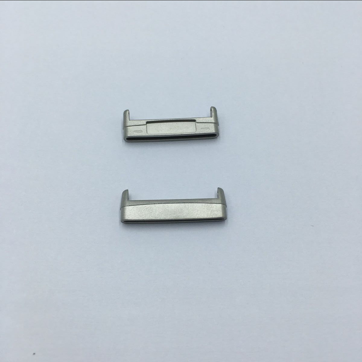 1Pair For Fitbit Versa 4 / Sense 2 Metal Watch Strap Adapter Watch Band Connector Kit