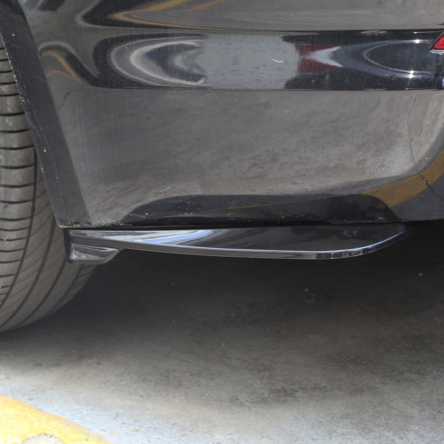 2Pcs Rear Bumper Lip Wrap Angle Splitter Diffuser Canard Aprons Body Side Skirt Rocker Winglet Wings