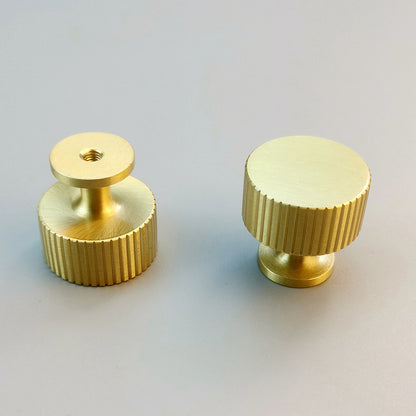 Kitchen Cupboard Cabinet Knob Wardrobe Knob Brass Furniture Handle with 25mm Screw, Size S: 28mm Diameter