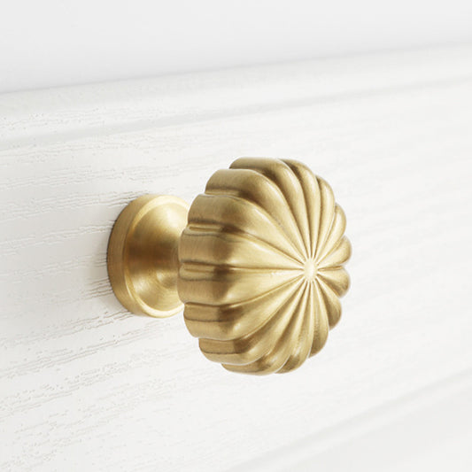 Nordic Pumpkin Shape Golden Brass Handle Cabinet Pull Knob Furniture Decor with 25mm Screw, Size S