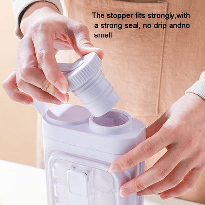 2 in 1 Ice Cube Mold Kettle Portable 17 Grids Ice Maker Bottle (BPA Free, No FDA Certificate)