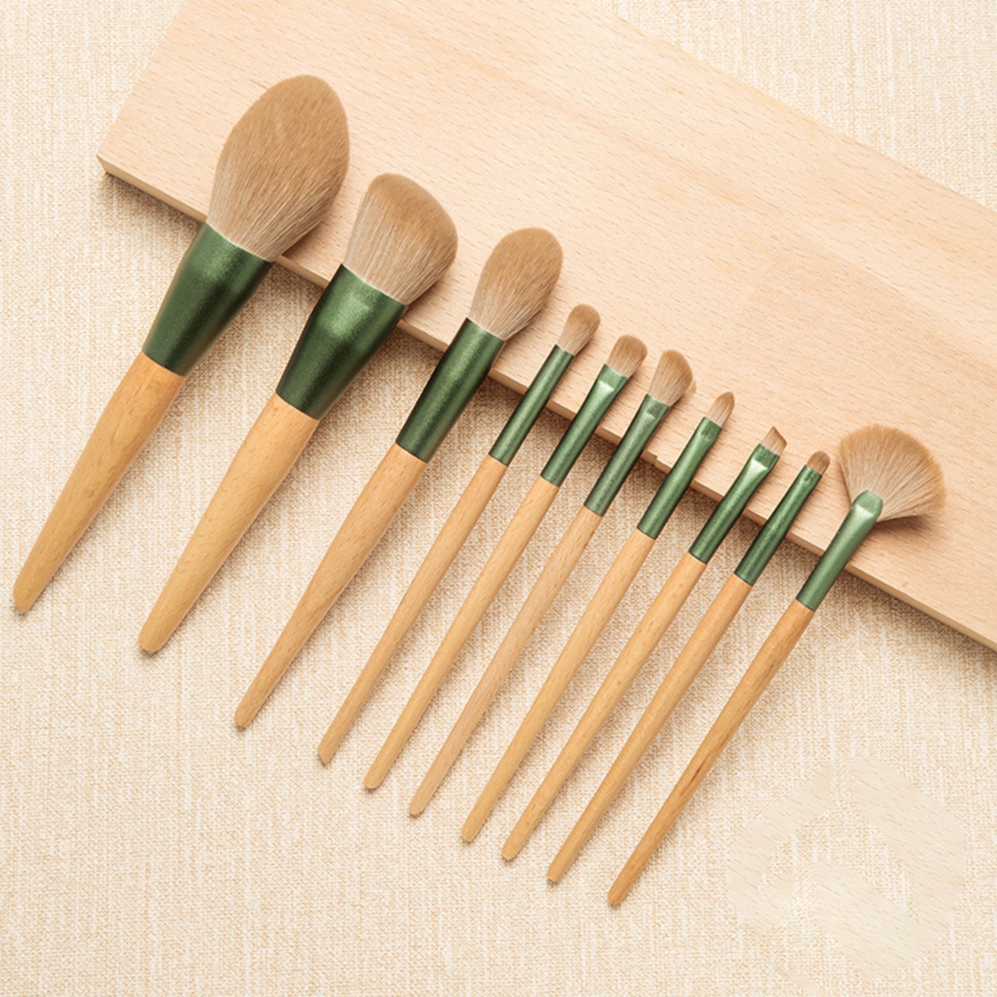 10Pcs / Set Makeup Brushes Synthetic Bristle Brushes with Storage Bag for Eyeshadow Concealer