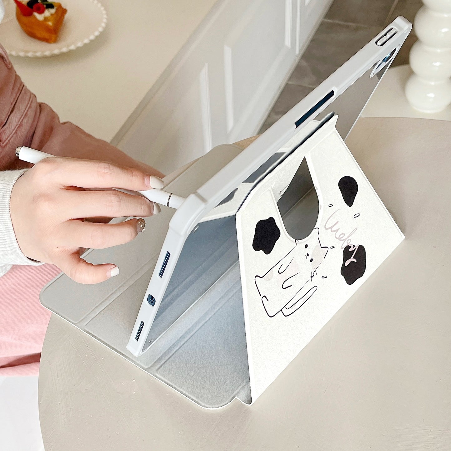 For iPad 10.9 (2022) Rotating Trifold Stand Tablet Case PU Leather Pattern Smart Cover with Auto Wake / Sleep