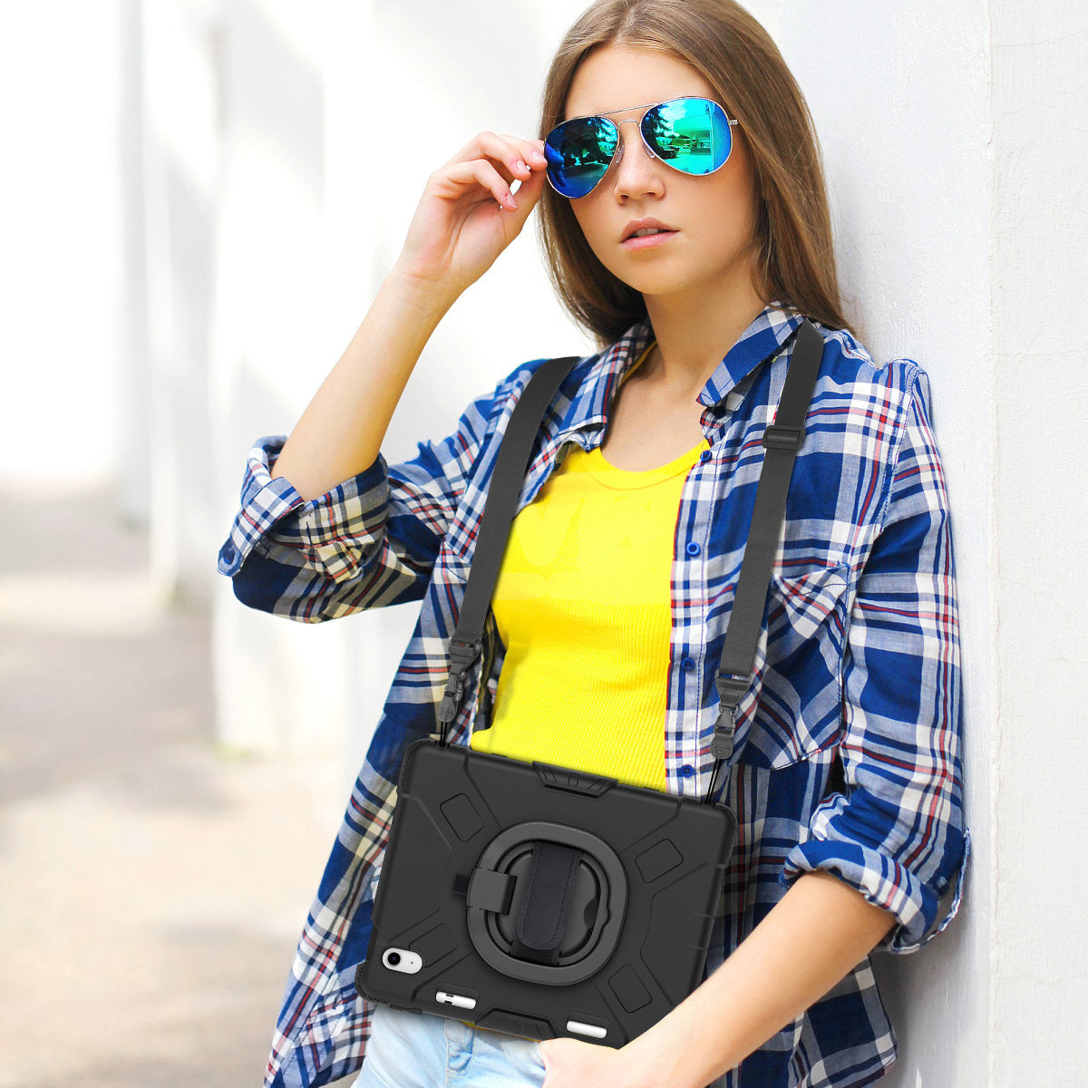 For iPad 10.9 (2022) PC+Silicone Tablet Case Shockproof Rugged Kickstand Cover with Shoulder Strap / Pencil Holder