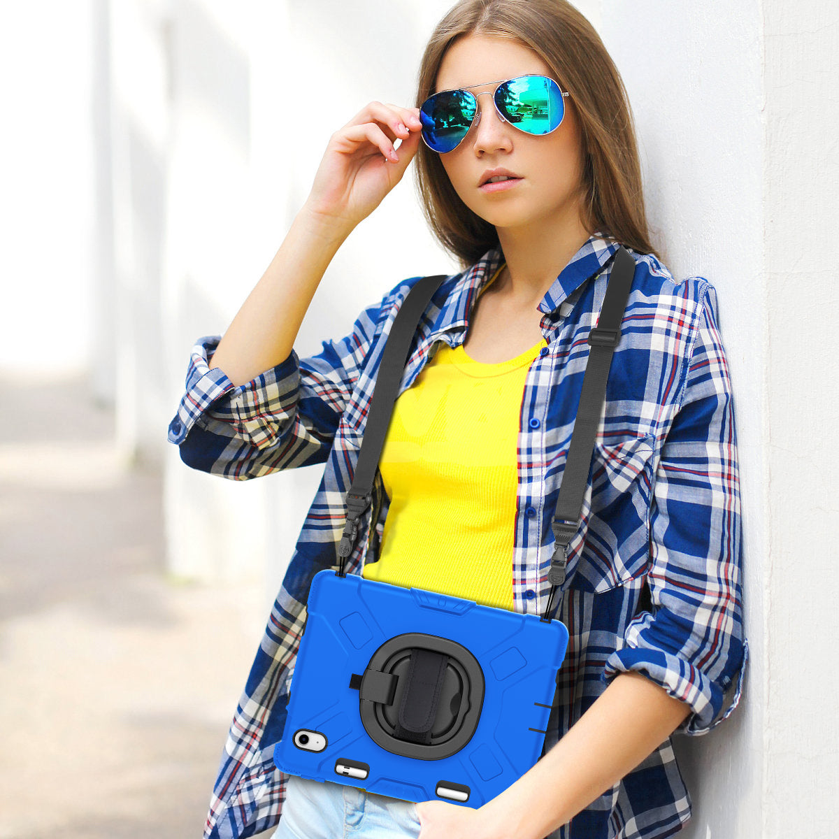 For iPad 10.9 (2022) PC+Silicone Tablet Case Shockproof Rugged Kickstand Cover with Shoulder Strap / Pencil Holder