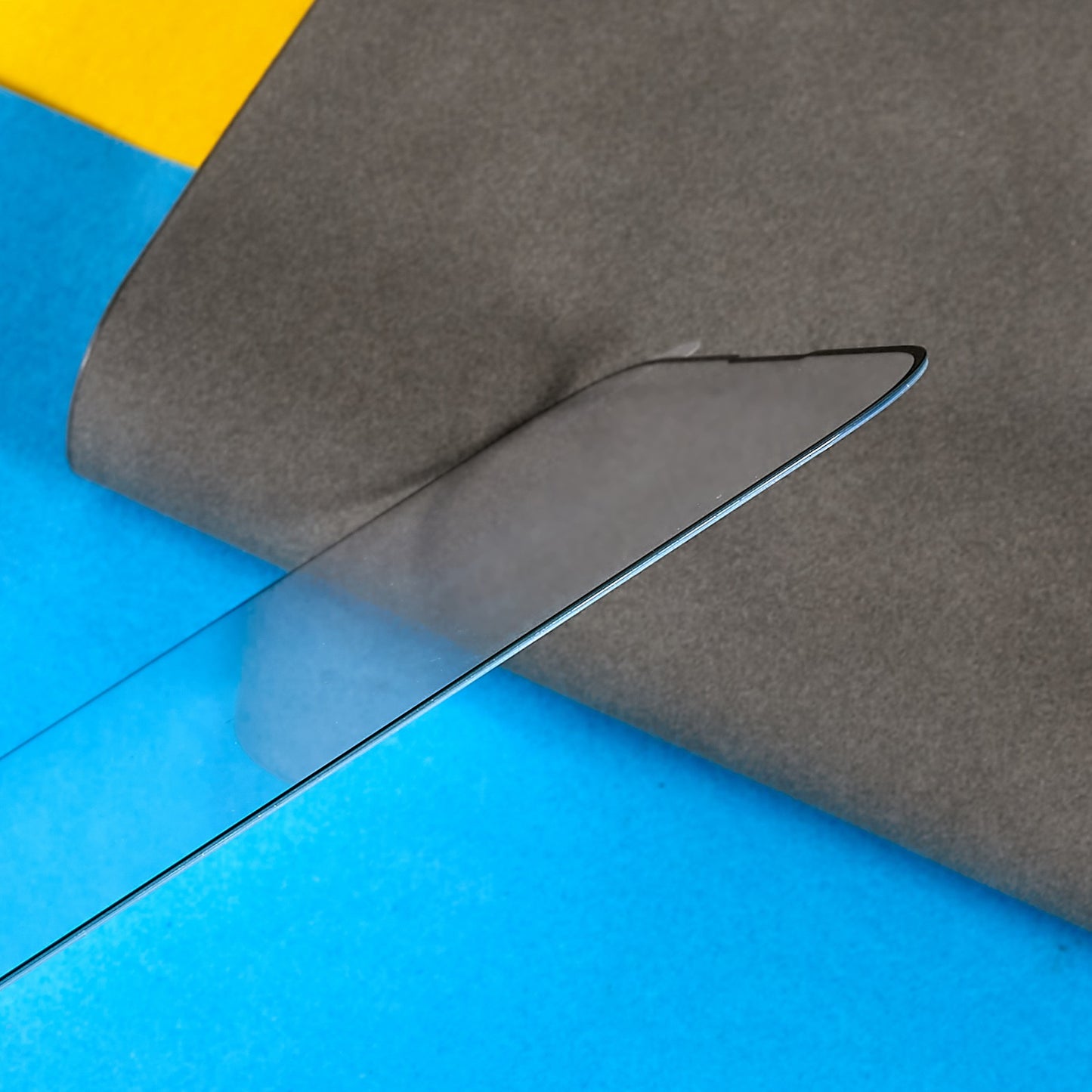 For iPhone 15 Pro Anti-static Screen Protector High Aluminium-silicon Glass Full Glue Full Cover Silk Printing Film
