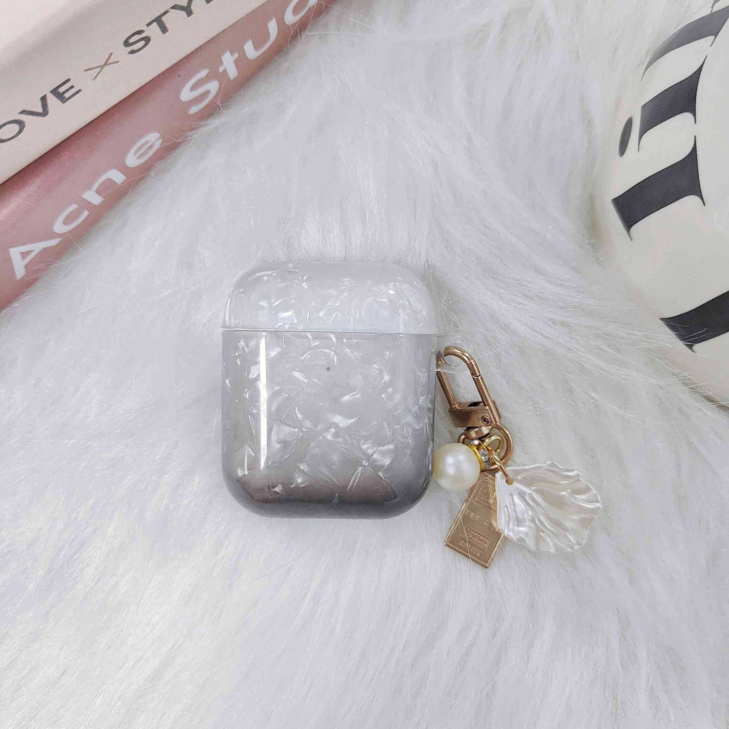 Earphone Case for Apple AirPods with Charging Case (2016) / (2019) / AirPods with Wireless Charging Case (2019) , Gradient Shell Grain TPU Cover with Pendant