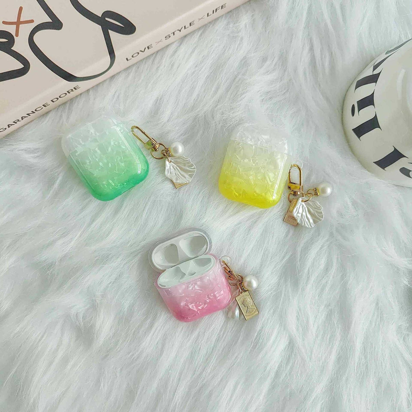 Earphone Case for Apple AirPods with Charging Case (2016) / (2019) / AirPods with Wireless Charging Case (2019) , Gradient Shell Grain TPU Cover with Pendant