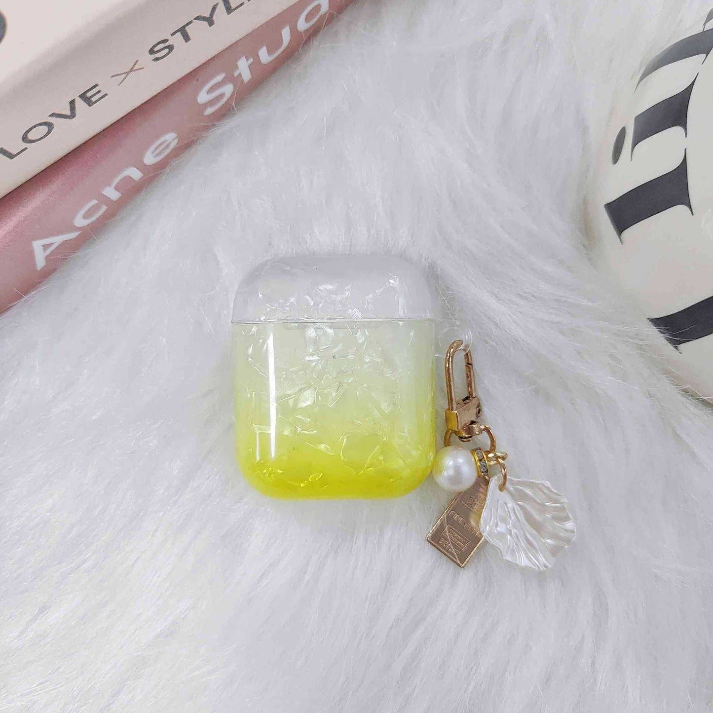 Earphone Case for Apple AirPods with Charging Case (2016) / (2019) / AirPods with Wireless Charging Case (2019) , Gradient Shell Grain TPU Cover with Pendant