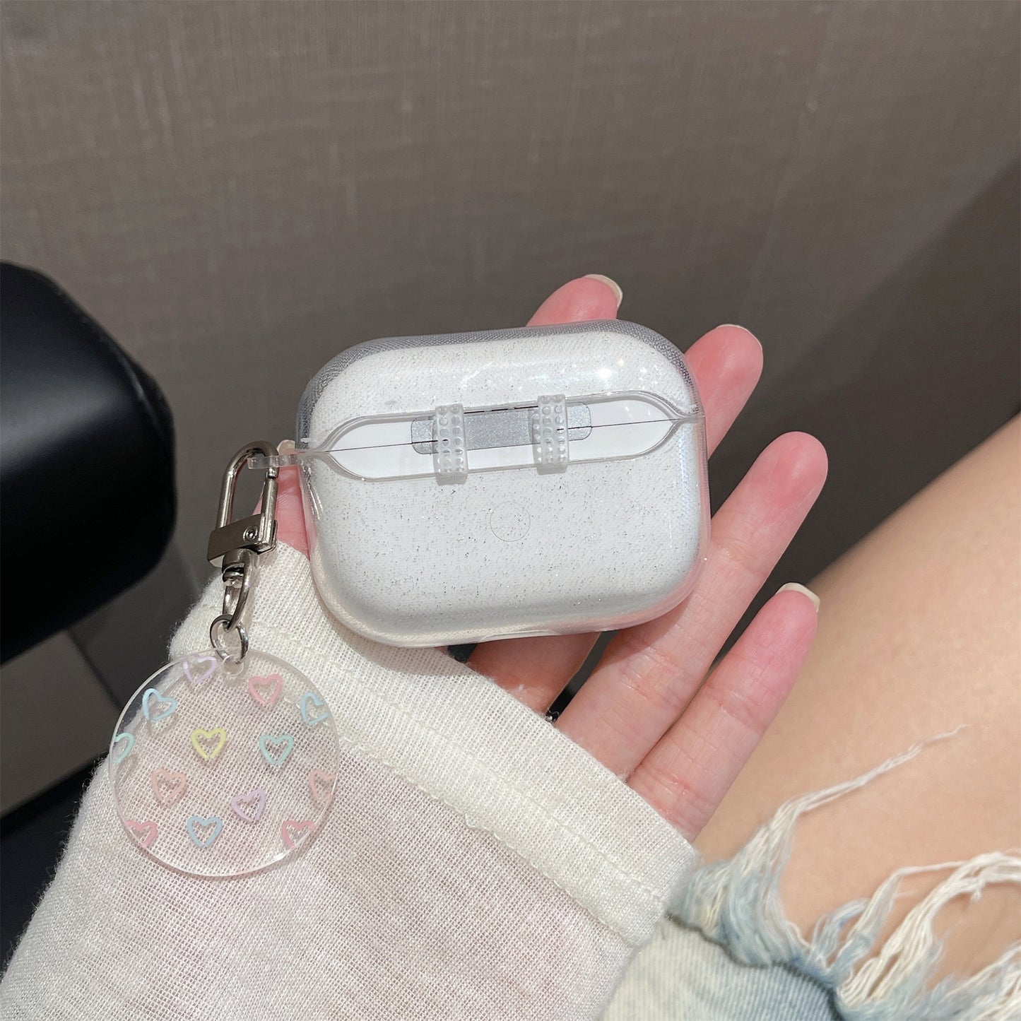 For AirPods Pro 2 Glitter TPU Earphone Case Heart Pattern Printed One-Piece Protective Cover with Pendant