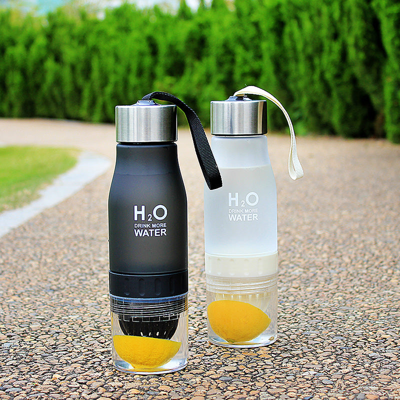 650ml Fruit Infuser Bottle Frosted Plastic Lemon Juice Water Bottle
