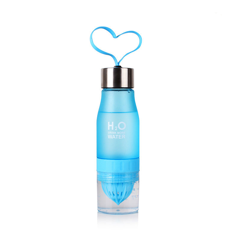 650ml Fruit Infuser Bottle Frosted Plastic Lemon Juice Water Bottle