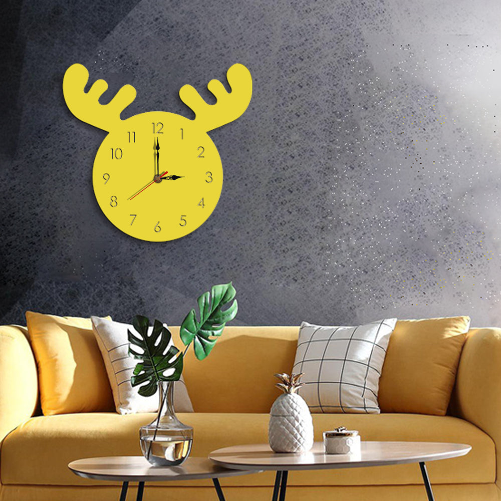 Cute Moose Decorative Quartz Wall Clock Battery Operated Silent Clock for Living Room, Bedroom