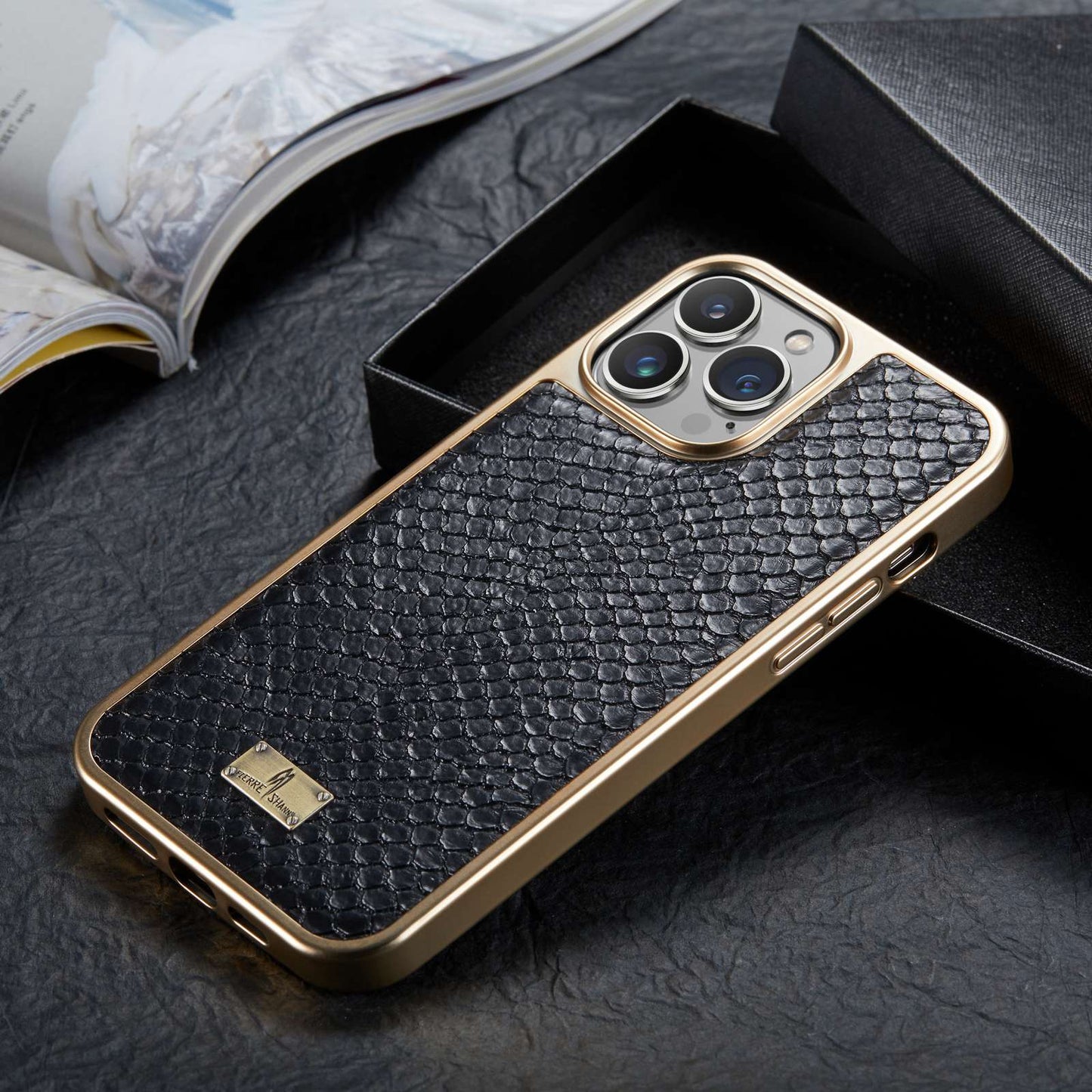 FIERRE SHANN for iPhone 13 Pro 6.1 inch Snake Texture Shock Absorbing PU Leather Coated PC Back Shell Electroplating Edge Mobile Phone Cover