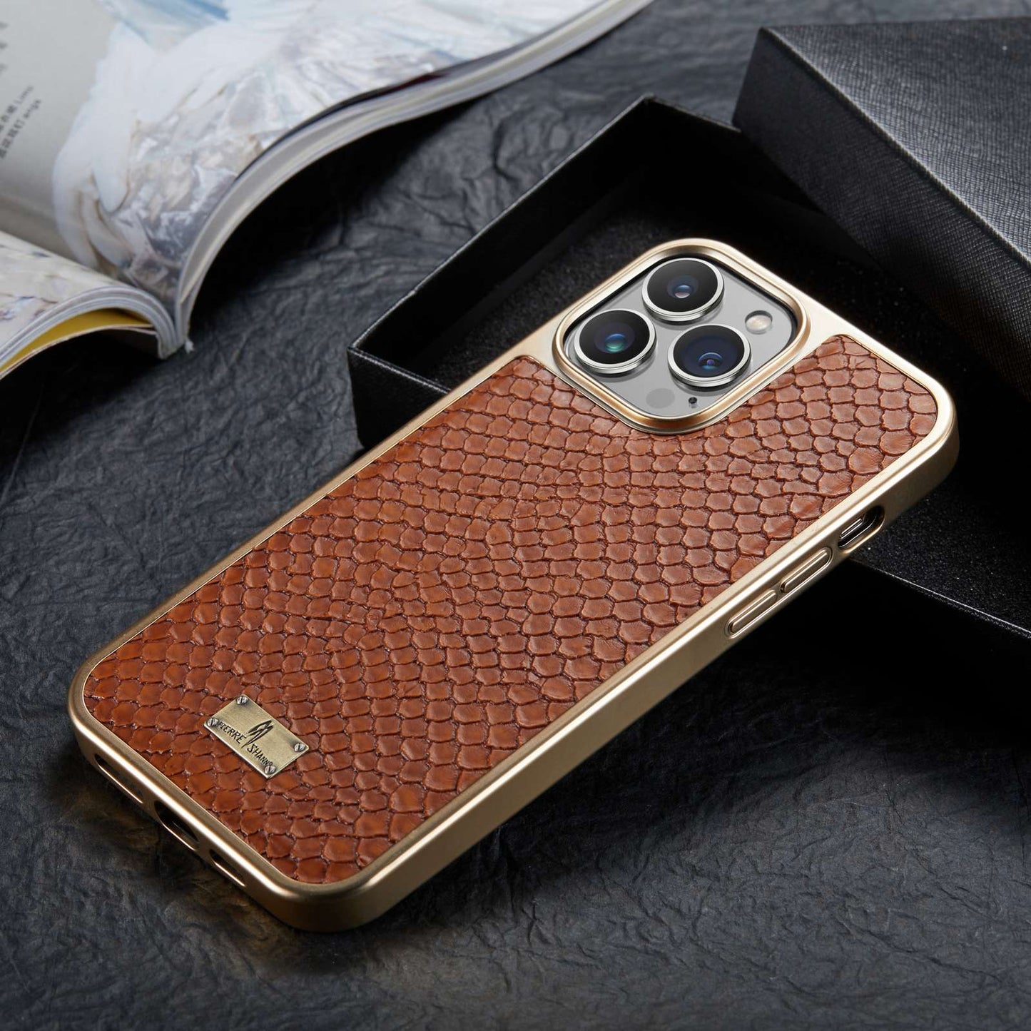 FIERRE SHANN for iPhone 13 Pro 6.1 inch Snake Texture Shock Absorbing PU Leather Coated PC Back Shell Electroplating Edge Mobile Phone Cover