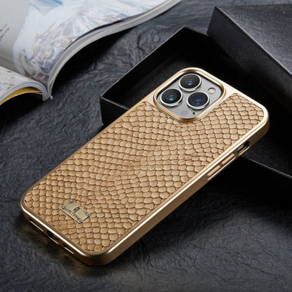 FIERRE SHANN for iPhone 13 Pro 6.1 inch Snake Texture Shock Absorbing PU Leather Coated PC Back Shell Electroplating Edge Mobile Phone Cover