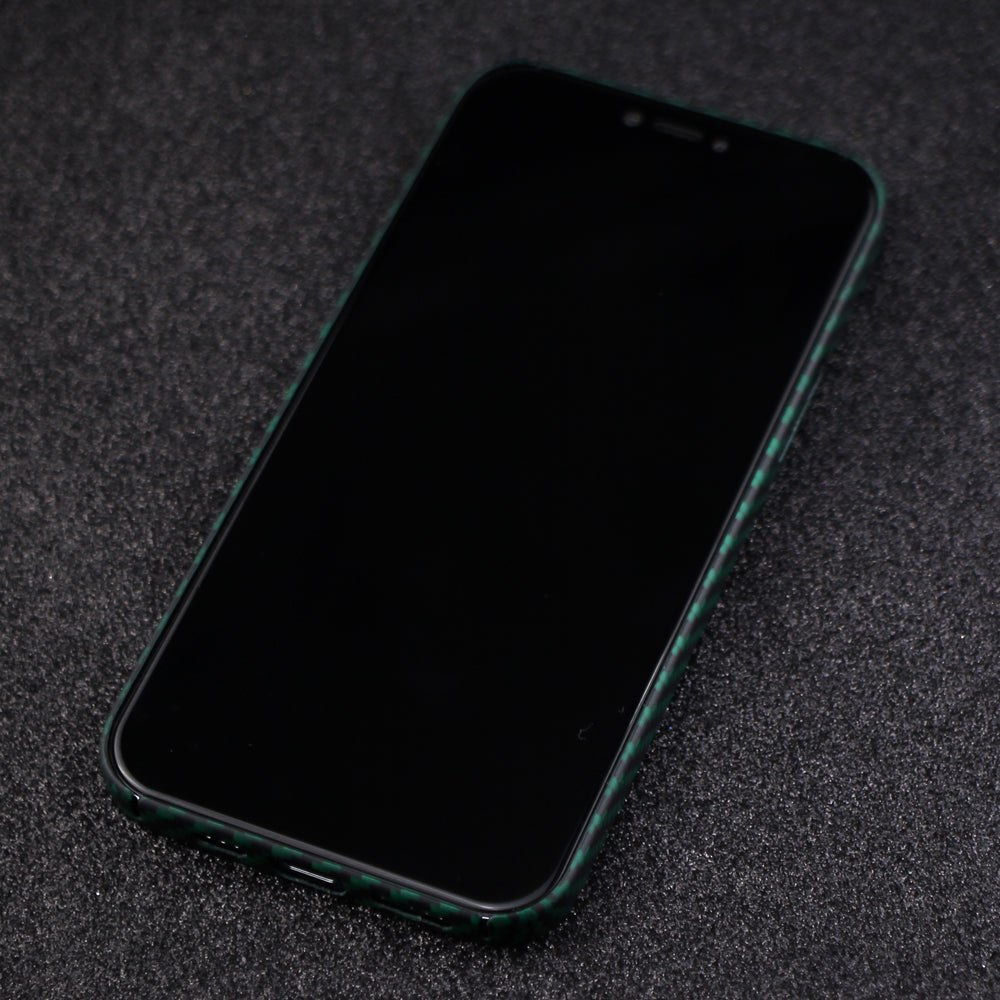 Back Shell for iPhone 13 Pro 6.1 inch Precise Cutout Carbon Fiber / Wavy Texture Aramid Fiber Case Protective Cover