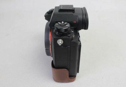 Half Camera PU Leather Protective Case for Sony ILCE-9 / A9 / A7RM3 A7RIII
