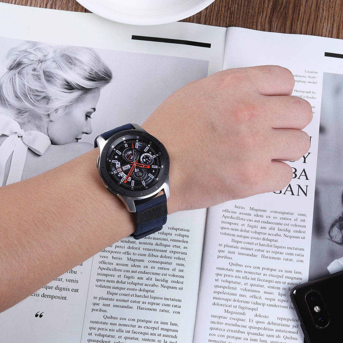 Universal 22mm Nylon + Genuine Leather Watch Band Strap for Samsung Galaxy Watch 46mm etc.